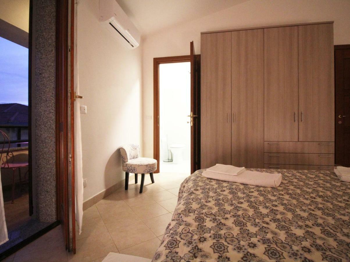 Aqui Bed & Breakfast Alghero Luaran gambar